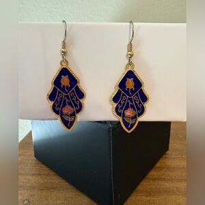 💙Vintage Cloisonné Blue Enamel with Gold trim floral roses dangle Earrings💙